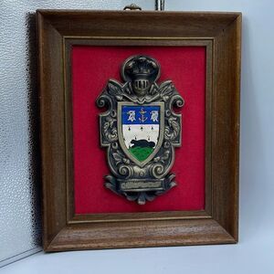 Vintage coat of arms picture by Canterbury Arms N.Y.